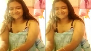 Desi Girl Kissing And Shows Nude Body Part 2 | Viral MMS