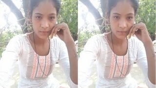 Desi Village Girl Shows Her Boobs And Pussy Part 1 | Viral MMS