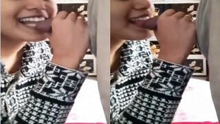 Desi Girl Sucking Lover Dick | Viral MMS