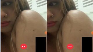 Desi Girl Shows Her Boobs | Viral MMS