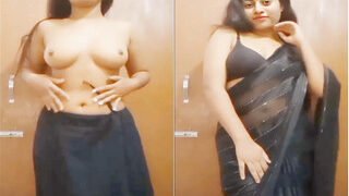 Hot Desi Girl Shows Her Boobs | Viral MMS