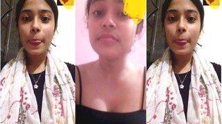 Cute Desi Girl Shows Boobs | Viral MMS