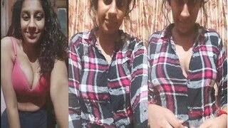 Cute Desi Girl Shows Boobs | Viral MMS