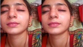 Horny Paki Girl Shows Nude Body And Fingering Part 3 | Viral MMS