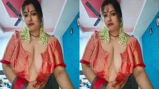Horny Desi Bhabhi Shows Her Boobs And Pussy Part 1 | Viral MMS
