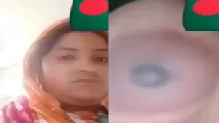 Bangladeshi Boudi Video Call Sex Showing Nude Body | Viral MMS