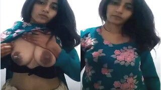 Desi Girl Shows Boobs And Fingering | Viral MMS