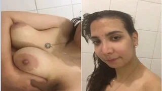 Desi Girl Shows Boobs | Viral MMS