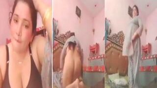 Desi Bhabhi Shows Big Ass | Viral MMS