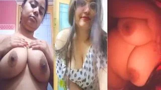 Sexy Desi Girl SHows Her Boobs | Viral MMS