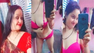 Sexy Desi Girl Shows Her Boobs | Viral MMS