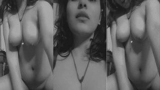 Sexy Desi Girl SHows Boobs | Viral MMS