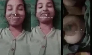 Cute Desi Girl Shows Boobs On VC | Viral MMS
