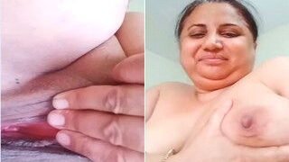 Desi Girl Paly With Dildo | Viral MMS