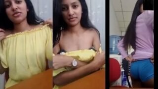 Sexy Lankan Girl Shows | Viral MMS