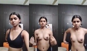 Hot Desi Girl Shows Boobs And Kissing | Viral MMS